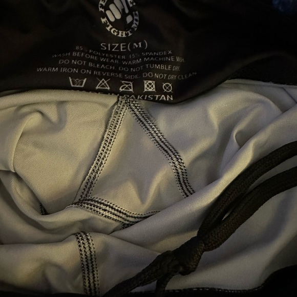 Feed Me Fight Me Dragon Scale leggings Med - Picture 5 of 5